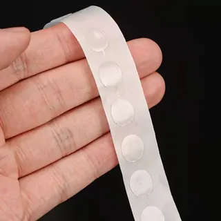 Balloon glue dot