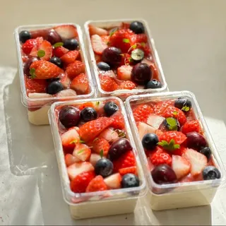 Transparent dessert tube bowl
