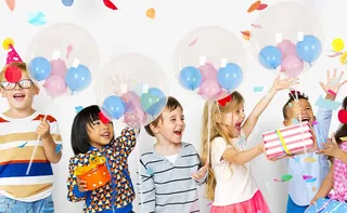 Straw/Cap balloon holder
