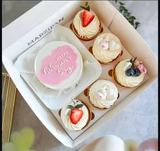 Cupcake box with window cover