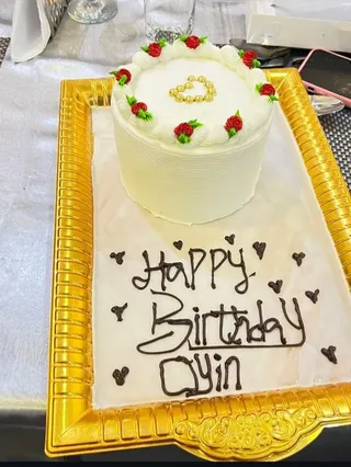 Gold dessert tray