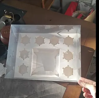 Transparent Bento with cupcakes box