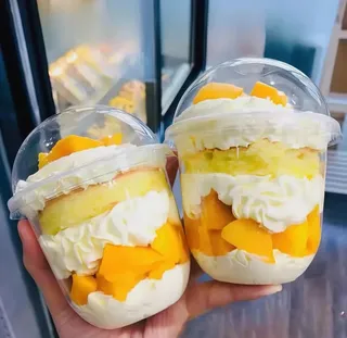 U-shape pet cup