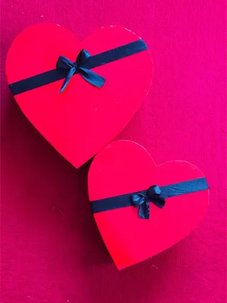 Love shape gift box