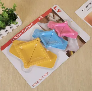Triangle pie cutters set