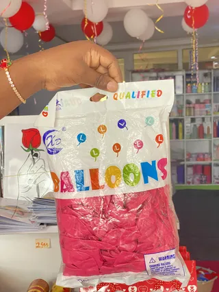 10” latex ballon