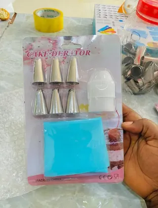 Piping decorating nozzles set