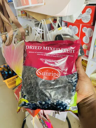 Mixed dried fruit