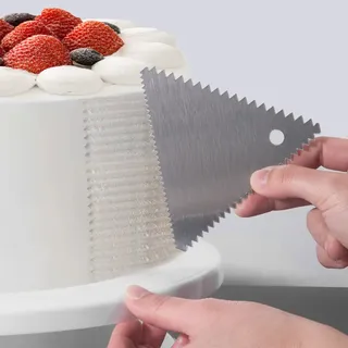 Small stainless cake scraper/comb