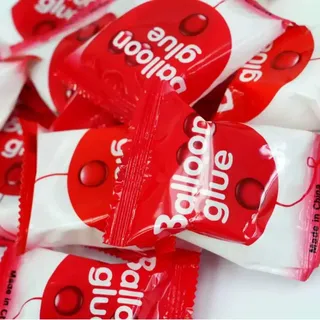 Balloon glue dot