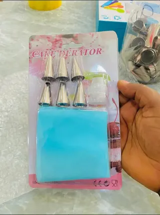 Piping decorating nozzles set