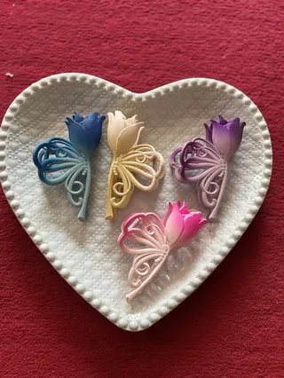 Claw clips